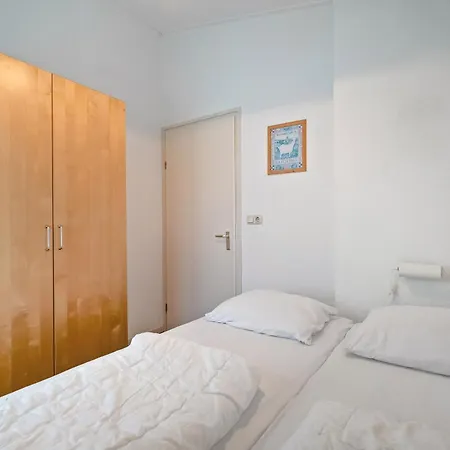 Helmzicht In Groote Keeten Holiday home Callantsoog