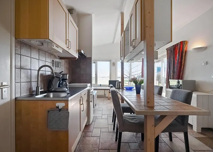 Holiday home Helmzicht In Groote Keeten Callantsoog